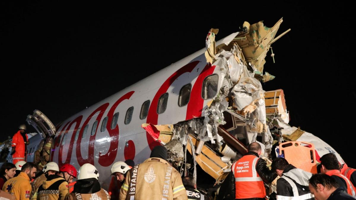Bei einem Flugzeugungl&uuml;ck in Istanbul sind mindestens drei Menschen ums Leben gekommen. (Foto)