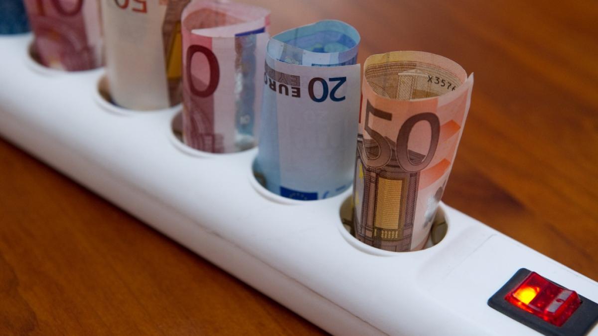 Vor allem nachts fressen Haushaltsger&auml;te unn&ouml;tig Strom und kosten Geld (Foto)