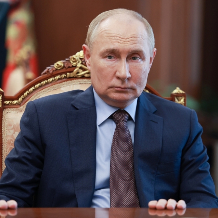 Putin-Hubschrauber vernichtet eigene Militärkolonne