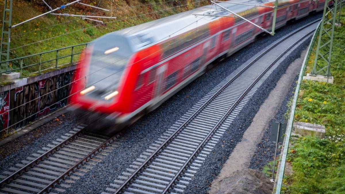 Der Start des Deutschlandtickets als Nachfolger des 9-Euro-Tickets l&auml;sst weiter auf sich warten. (Foto)