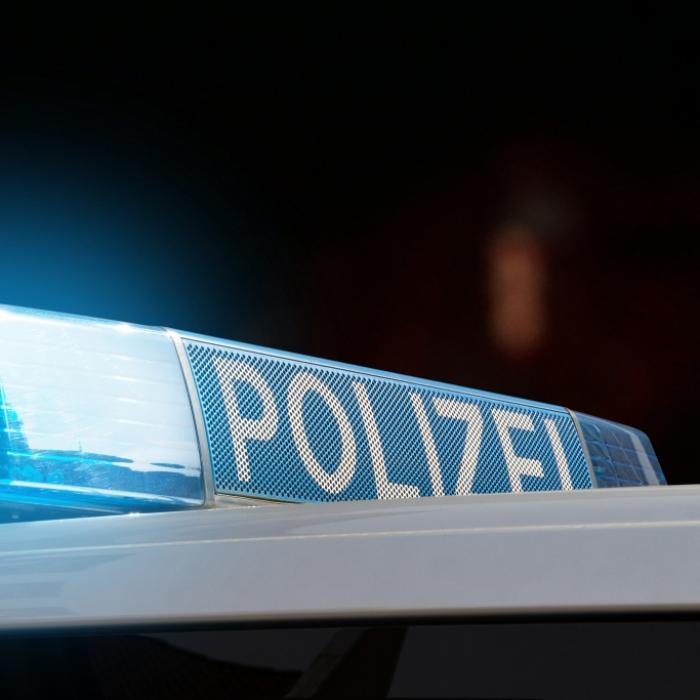 Frau (40) tot auf Parkbank in Berlin entdeckt - Verdächtiger in Haft