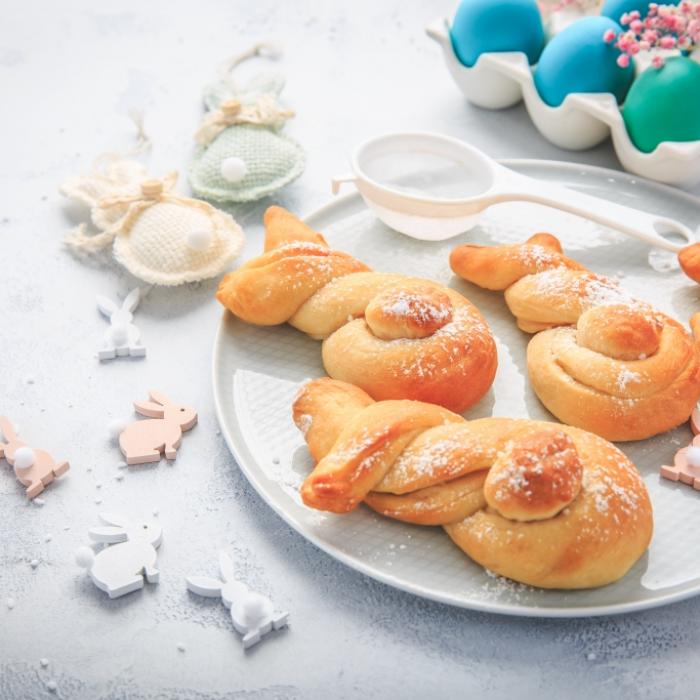 Einfaches Rezept für Ostergebäck, das Ihre Familie ins Schwärmen bringt