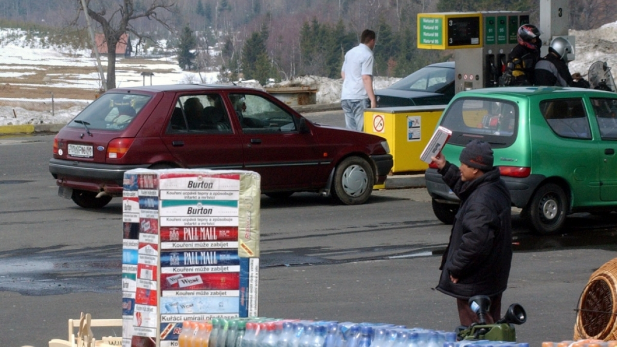 Tank-Tourismus aus Deutschland sorgte am Wochenende f&uuml;r lange Wartezeiten an den tschechischen Tankstellen. (Foto)