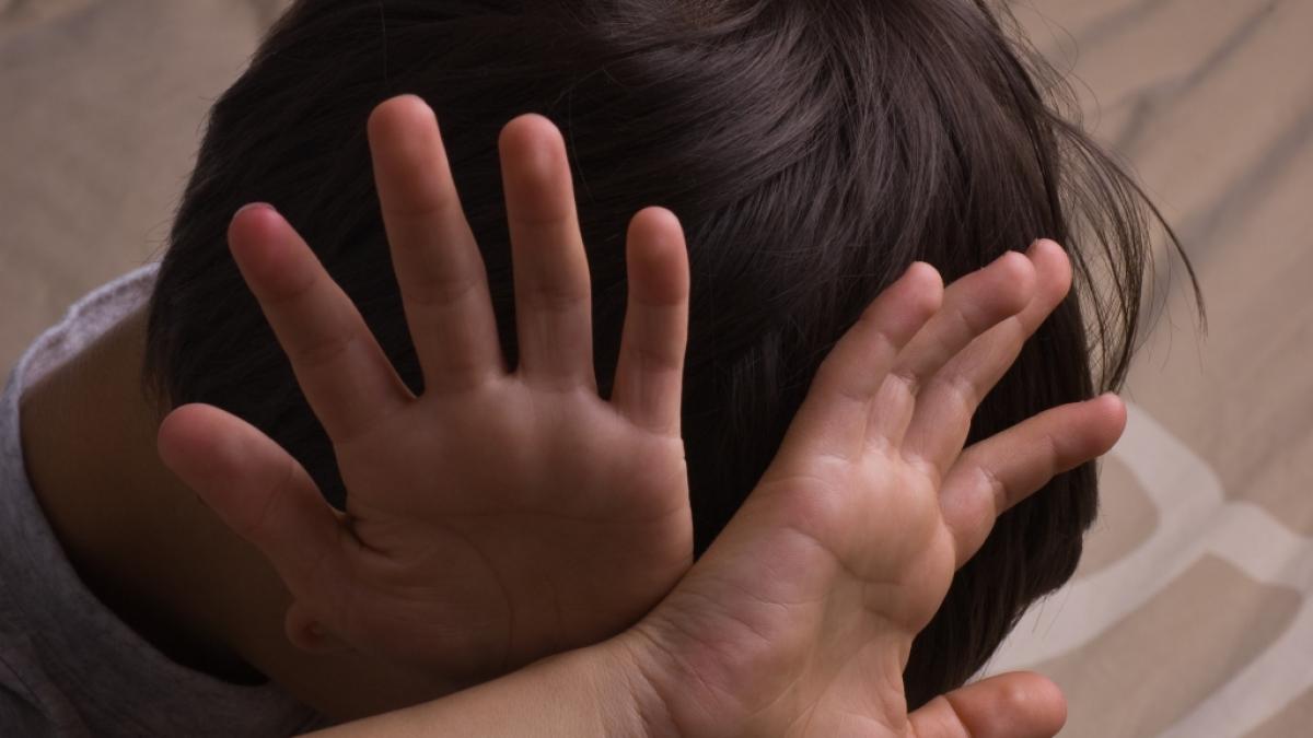 Der Mann erschlich sich das Vertrauen des Jungen. (Foto)