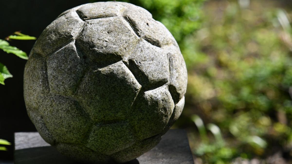 Der irische Fu&szlig;baller Matthew McGuigan ist im Alter von nur 24 Jahren gestorben. (Symbolfoto) (Foto)