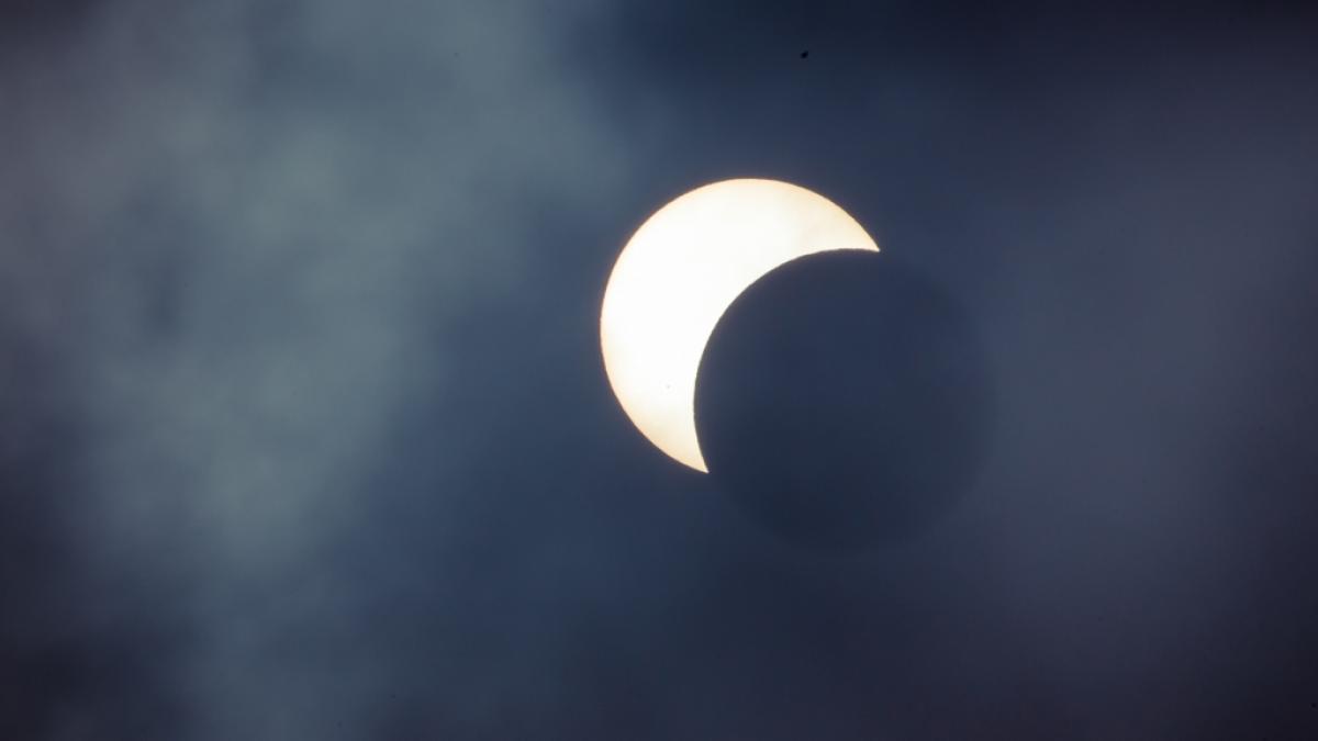 Am 25.10.2022 ist eine partielle Sonnenfinsternis &uuml;ber Deutschland beobachtbar. (Foto)