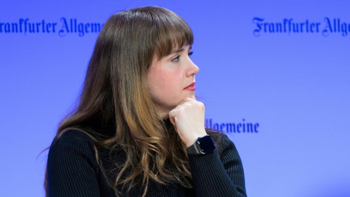 Sie h&auml;lt mit ihrer Kritik auch bei Social Media nicht hinter den Berg - Ricarda Lang. (Foto)