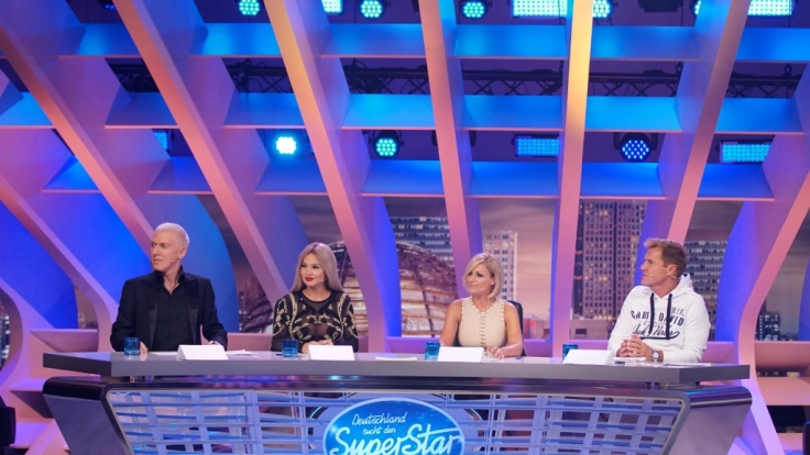 Neue Kandidaten warten auf die DSDS-Jury: hirin David, Michelle, H.P. Baxxter und Dieter Bohlen.