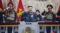 Kim Jong Un amüsierte sich Video-Aufnahmen zufolge prächtig, als seine eigenen Soldaten wie von Sinnen aufeinander losgingen.