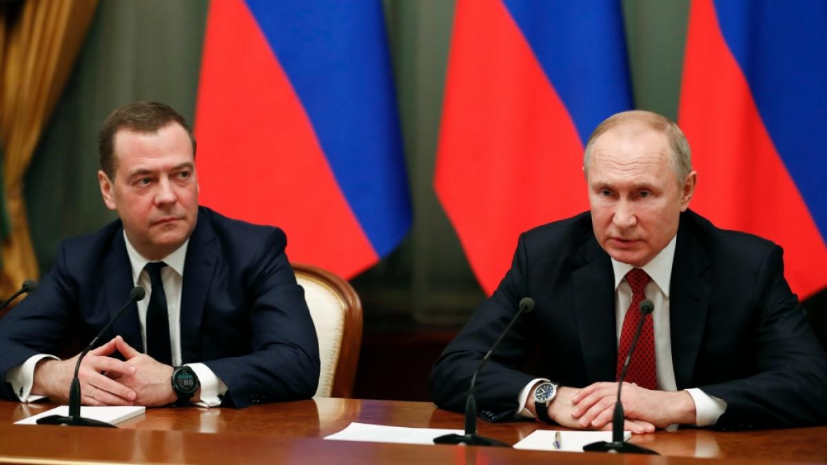 Putin-Freund Dmitri Medwedew (l.) greift Polen mit &uuml;blen Worten an. (Foto)