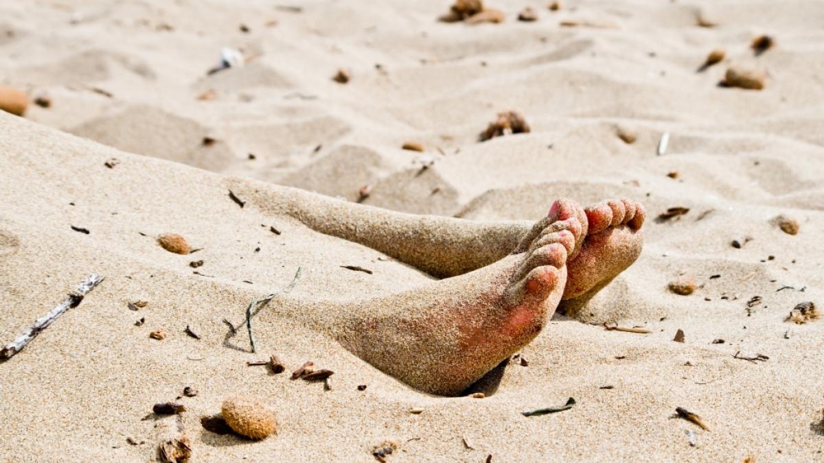 Die Leiche der vermissten 18-J&auml;hrigen wurde nach dem Gest&auml;ndnis des M&ouml;rders an einem Strand gefunden (Symbolbild). (Foto)