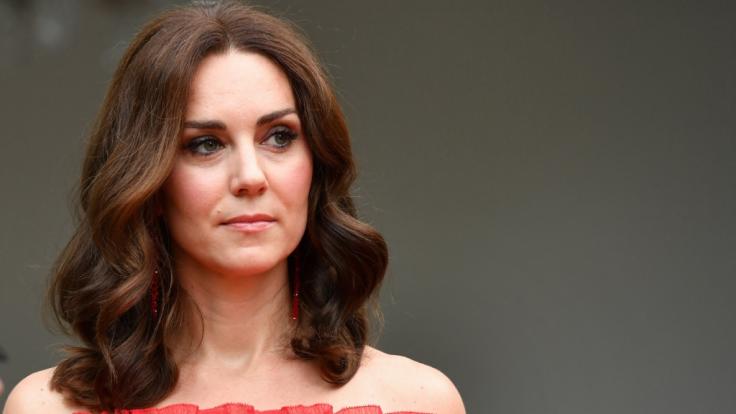 Kate Middleton Riesengrosse Narbe Im Gesicht Das Steckt Dahinter News De