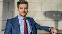 Ingo Zamperoni lebt mit seiner Familie in Hamburg.
