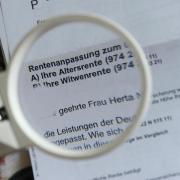Das Rentenpaket tritt am 1. Juli in Kraft. Ruheständler bekommen dann mehr Geld.