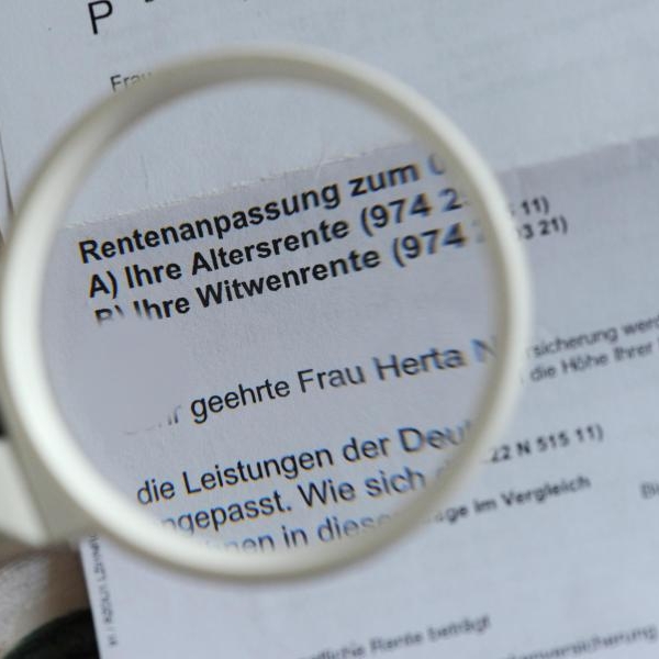 Das Rentenpaket tritt am 1. Juli in Kraft. Ruheständler bekommen dann mehr Geld.