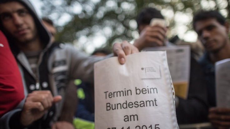 Hunderttausende Flüchtlinge warten auf die Entscheidung ihrer Asylanträge.