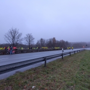Blockaden sperren die Autobahn im gießener Ring.
