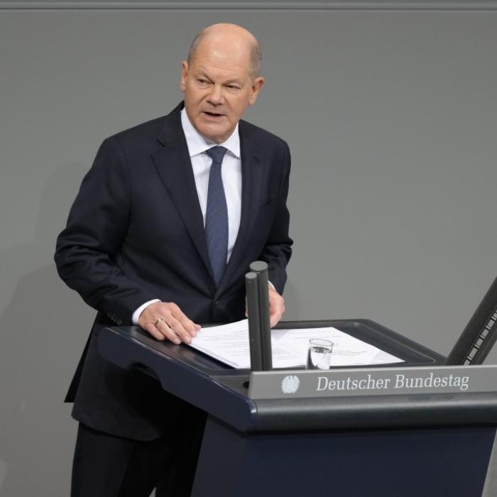 Nächster Arroganz-Anfall vom Kanzler? Wirbel um neues Video