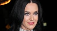 Katy Perry lässt im hautengen Lederkleid ganz schön tief blicken.