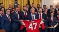 Donald Trump: Jetzt kassieren sogar Eishockeyschläger! US-Präsident verschärft Zollkrieg