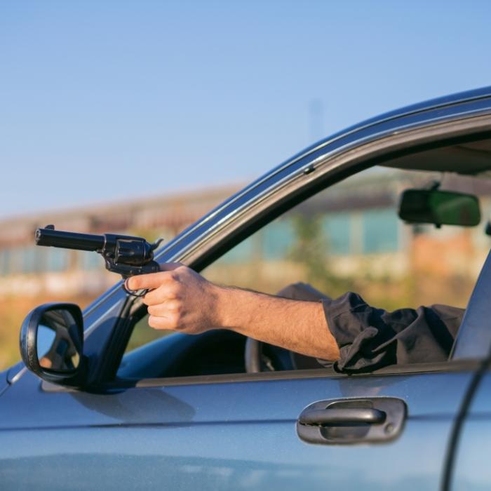 Väter erschießen ihre Töchter bei Verfolgungsjagd fast gegenseitig