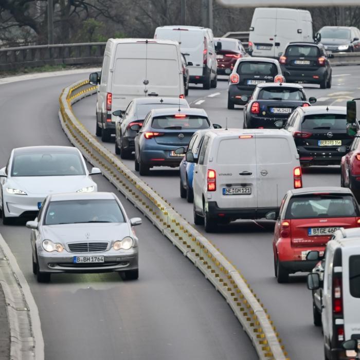 Autobahn GmbH rechnet schon vor Ostern mit vollen Straßen