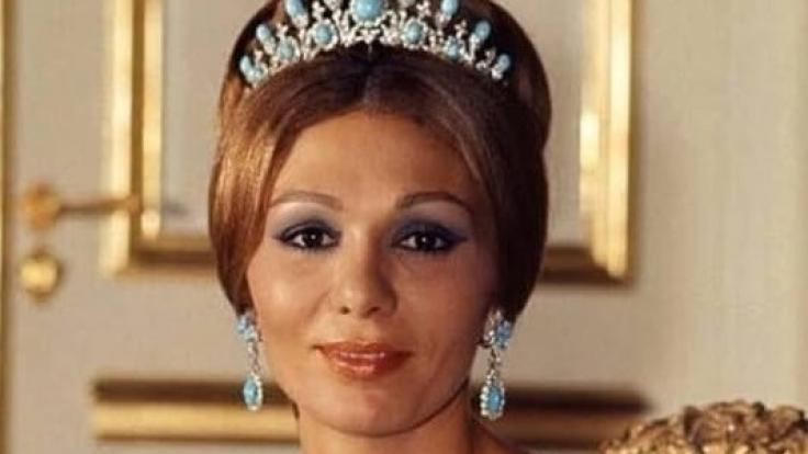 Farah Diba ist die allererste und letze Kaiserin des Iran.