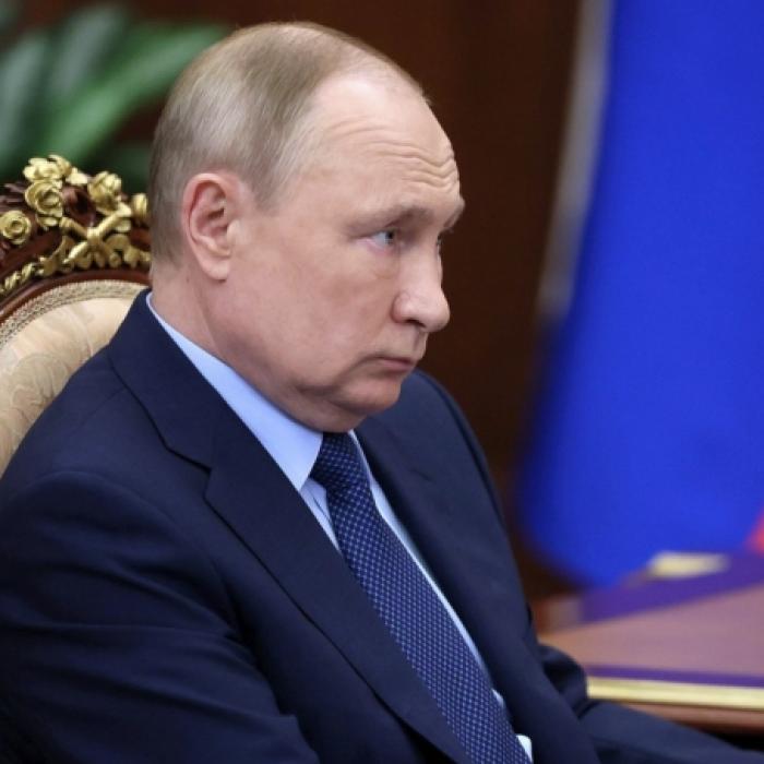 Schock-Video! Leichen von Putin-Soldaten stapeln sich neben zerstörtem Panzer