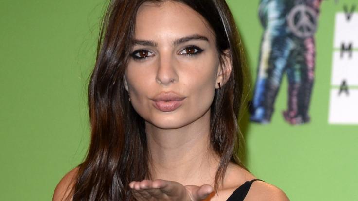 Emily Ratajkowski zeigte sich (mal wieder) oben ohne.
