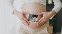 Ein elfjähriges Mädchen ist von einer 14-jährigen Internetbekanntschaft vergewaltigt und geschwängert worden - nun soll das Mädchen abtreiben (Symbolfoto).