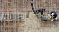 Ein Mann wurde auf einer Baustelle von einer Metallstange durchbohrt.