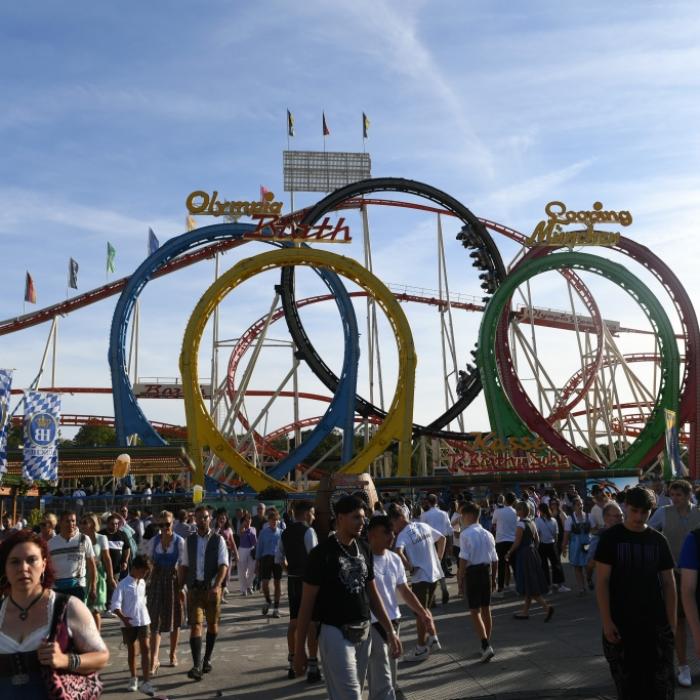 Oktoberfest-Arbeiter (20) bei Achterbahn-Unglück getötet