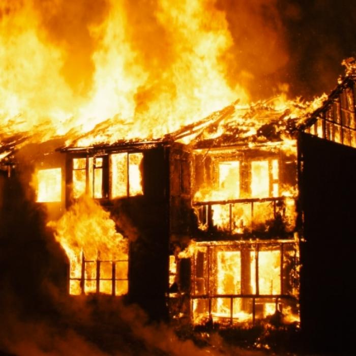 Sechs der acht Feuer-Opfer waren Kinder! Polizei ermittelt wegen Mordes
