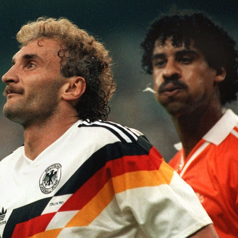Kopfbälle machen Fußballer doof - oder?