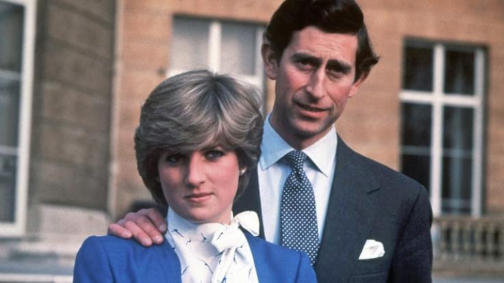 Eine Liebe, die schon bei der Verlobung zum Scheitern verurteilt war: Lady Diana Spencer und Prinz Charles bei der Bekanntgabe ihrer Verlobung am 24. Februar 1981.