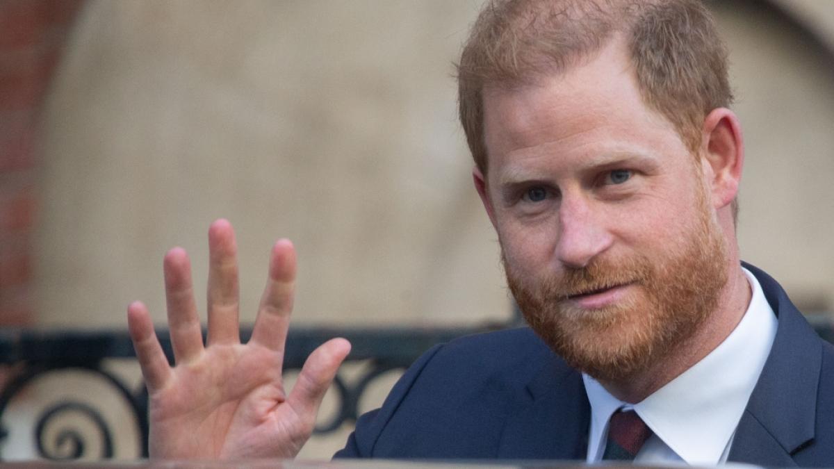 Prinz Harry ist mal wieder auf Auslandsreise - einmal mehr verzichtete der britische K&ouml;nigssohn jedoch auf die Begleitung seiner Ehefrau Meghan Markle. (Foto)