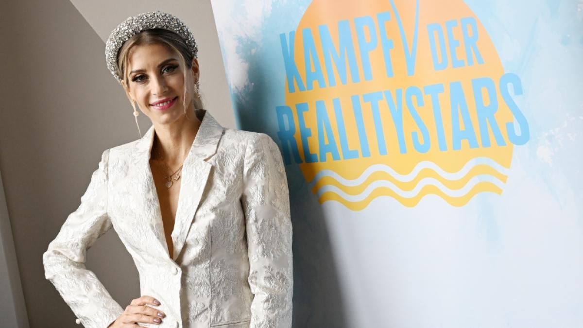 "Kampf der Realitystars"-Moderatorin Cathy Hummels fackelt mit freiz&uuml;gigen Fotos das Netz ab. (Foto)