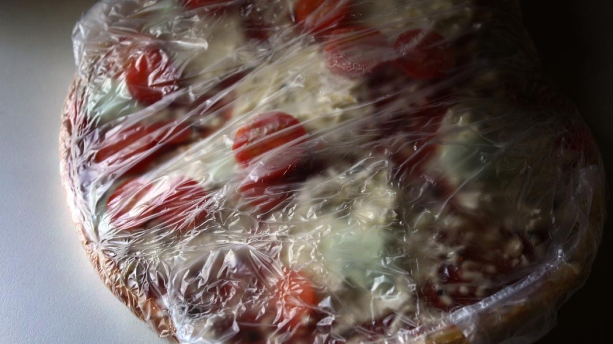 Rewe warnt aktuell vor dem Verzehr von Tiefk&uuml;hlpizza (Symbolbild). (Foto)