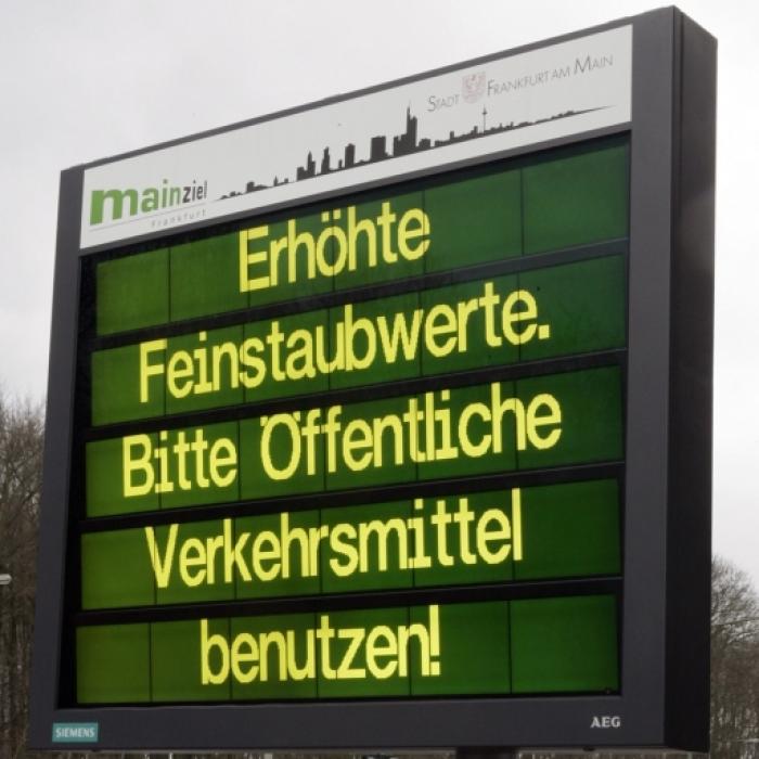 Stickstoffdioxid im orangen Bereich mit 61 µg/m³