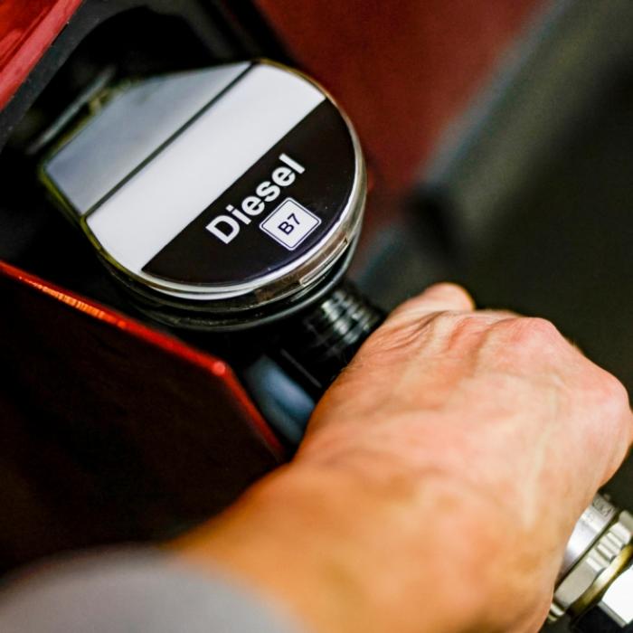 Autofahrer geschockt! Kostet der Liter Sprit bald 3 Euro?