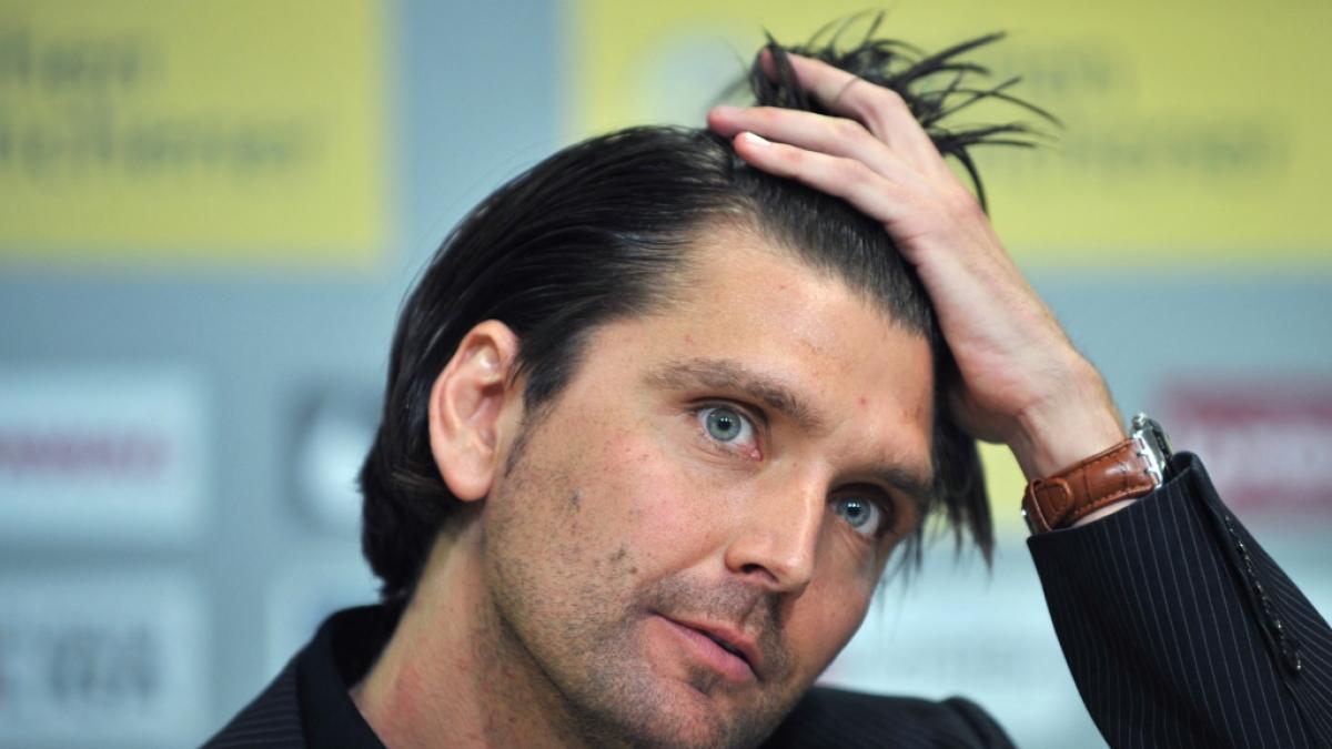Peter Hyballa ist nicht nur Fu&szlig;balltrainer, sondern tritt auch als Experte im ZDF auf. (Foto)