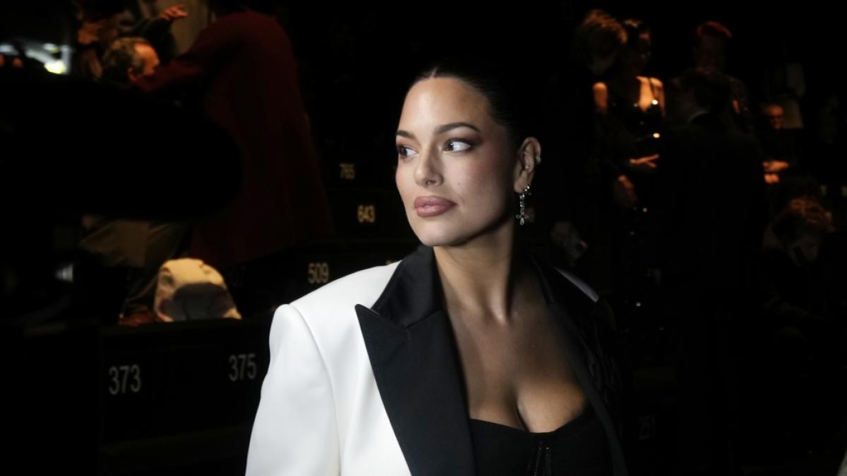 Ashley Graham l&auml;sst den No-Bra-Trend nicht an sich vorbeiziehen. (Foto)