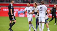 Bayern-Star Jamal Musiala (Mitte) musste nach einem weiteren Zusammenbruch beim Testspiel gegen Heidenheim den Platz vorzeitig verlassen.