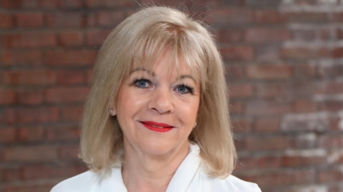 Elke Velten-T&ouml;nnies ist seit 2016 bei "Bares f&uuml;r Rares". (Foto)