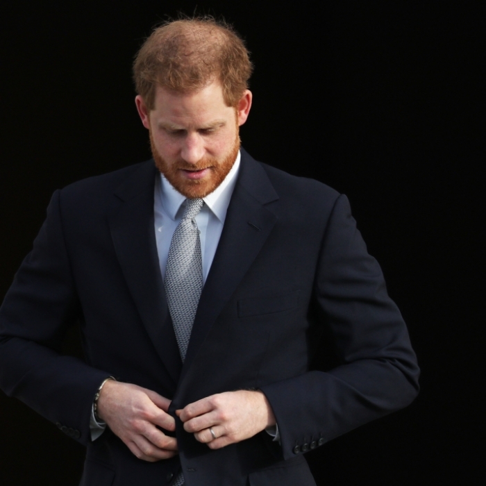 Herzog von Sussex ohne Meghan Markle in London gelandet