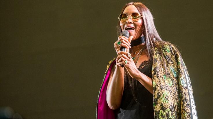 Naomi Campbell lässt bei Instagram die Hüllen fallen.