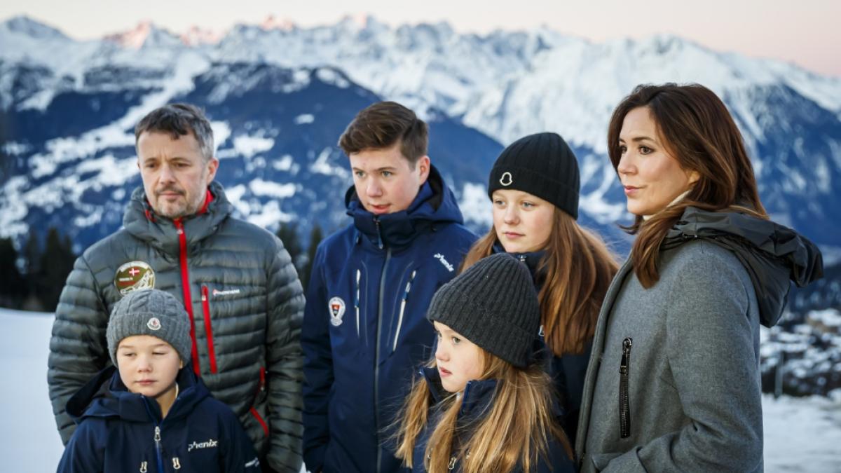 Kronprinzessin Mary und Kronprinz Frederik haben ihre Kinder nach einem Mobbing-Skandal auf andere Schulen geschickt. (Foto)