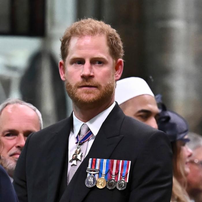 Ohne Ehefrau Meghan! Was hat die hastige Heimkehr zu bedeuten?