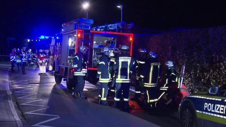 Die Feuerwehr war mit einem Großaufgebot vor Ort, um die Flammen zu löschen.