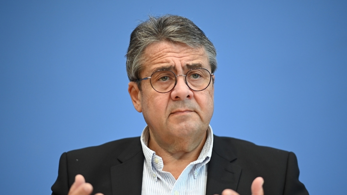 Sigmar Gabriel fordert, dass Arbeitnehmer:innen mehr arbeiten sollen. (Foto)